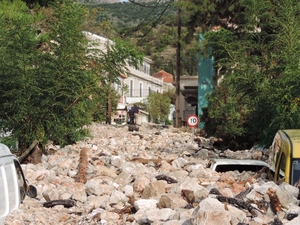 Κεφαλλονιά: Ασύλληπτη καταστροφή σε Άσσο, Ληξούρι, Φισκάρδο – Σε απόγνωση οι κάτοικοι