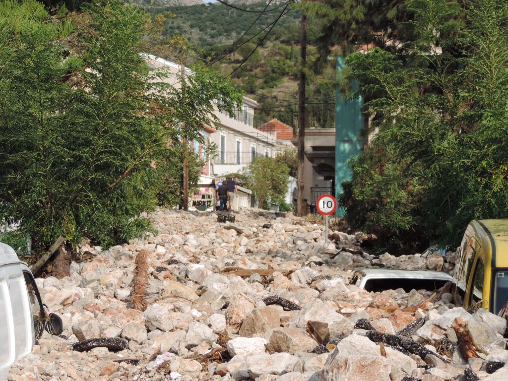 Κεφαλλονιά: Ασύλληπτη καταστροφή σε Άσσο, Ληξούρι, Φισκάρδο - Σε απόγνωση οι κάτοικοι