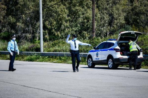 Κλείνει η Αθηνών – Σουνίου για 20 μέρες: Ρήγμα στις «Τρύπες του Καραμανλή»
