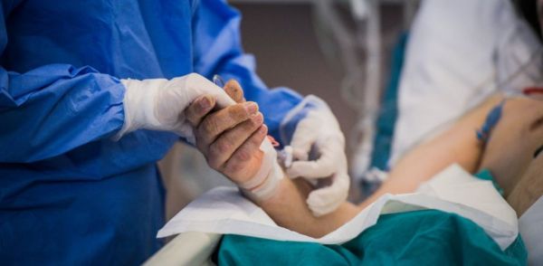 Αυτές είναι οι 26 γυναίκες – στρατηγοί που δίνουν καθημερινή μάχη στις Εντατικές [ονόματα]