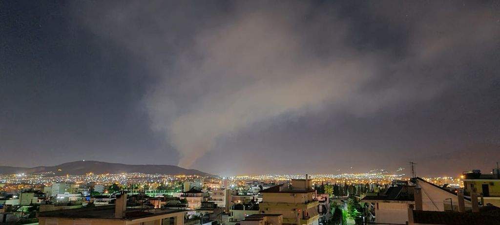 Φωτιά στο ΧΥΤΑ Φυλής: Αποπνικτική ατμόσφαιρα και μικρές εστίες καπνού
