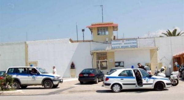 Φυλακές στην Πάτρα: Βρέθηκαν μαχαίρια, ναρκωτικά και… αποστακτήριο αλκοόλ