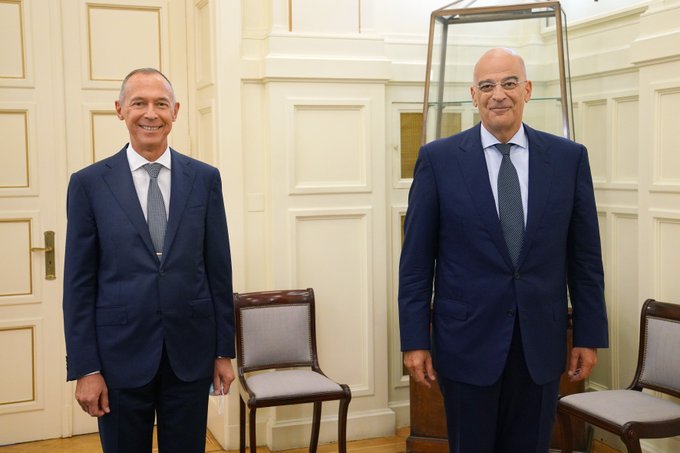 Δένδιας : Οι εξελίξεις στην Ανατ. Μεσόγειο στο επίκεντρο της συνάντησης με τον Ρώσο πρέσβη