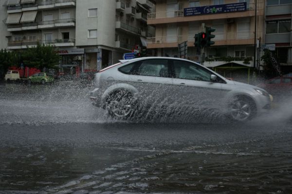 Ιανός: Σε ετοιμότητα ο δήμος Αθηναίων ενόψει επικίνδυνων καιρικών φαινομένων