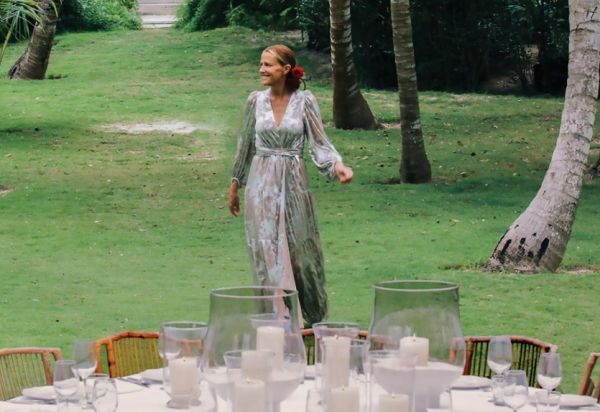 «An Entertaining Story»: Μια ενδιαφέρουσα ιστορία από την Ίντια Χικς