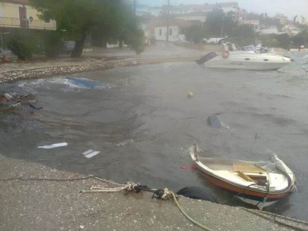 Σάρωσε τα λιμάνια της Ιθάκης ο Ιανός : Τραυματίστηκε ηλικιωμένος – Βυθίστηκαν 39 σκάφη