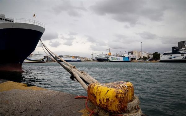 Κυκλώνας «Ιανός»: Σε επιφυλακή ο Πειραιάς