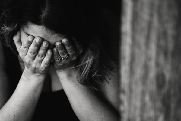 Σοκ στο Ηράκλειο: Γυναίκα στην εντατική από βάναυση κακοποίηση του συντρόφου της