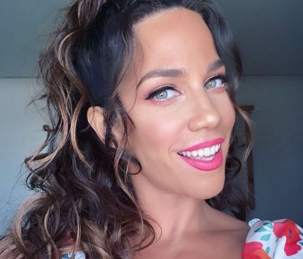 Κατερίνα Στικούδη : Εκθαμβωτική με iconic φόρεμα της Τζένιφερ Λόπεζ