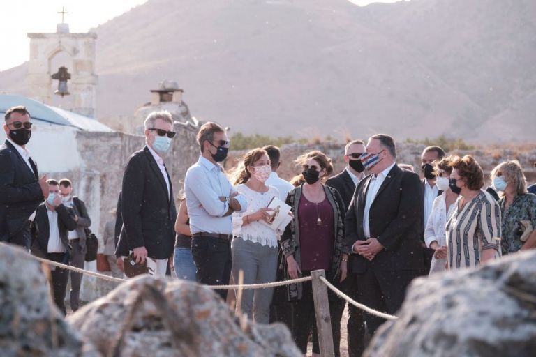 Μητσοτάκης – Πομπέο στον αρχαιολογικό χώρο της Αρχαίας Απτέρας