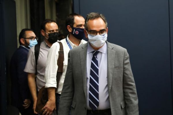 Κοροναϊός: Κοντοζαμάνης και Μαγιορκίνης έδωσαν εξηγήσεις για τα τεστ που δόθηκαν σε ιδιωτικά εργαστήρια