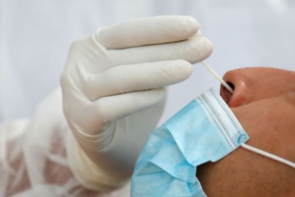Συναγερμός στη Γαλλία: Ραγδαία αύξηση κρουσμάτων – Πάνω από 7.000 νέα σε μια μέρα