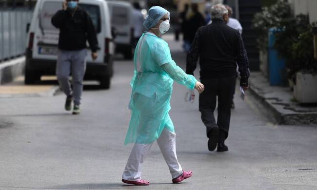 Κοροναϊός : Δείτε συγκριτικούς χάρτες με τα κρούσματα – Τα στοιχεία που τρομάζουν