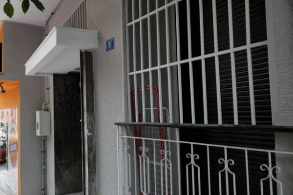 Κουκάκι : Βρέθηκε προκήρυξη της «Ομάδας Λαϊκών Αγωνιστών» στη γιάφκα του 42χρονου