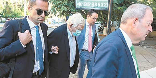 Folli Follie – Κουτσολιούτσοι : Από την παγκόσμια ελίτ στον Κορυδαλλό