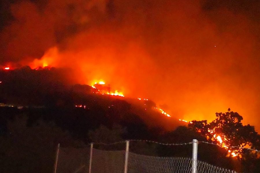 Συναγερμός για πυρκαγιά στη Λέσβο – Μάχη με τις φλόγες σε δύο μέτωπα