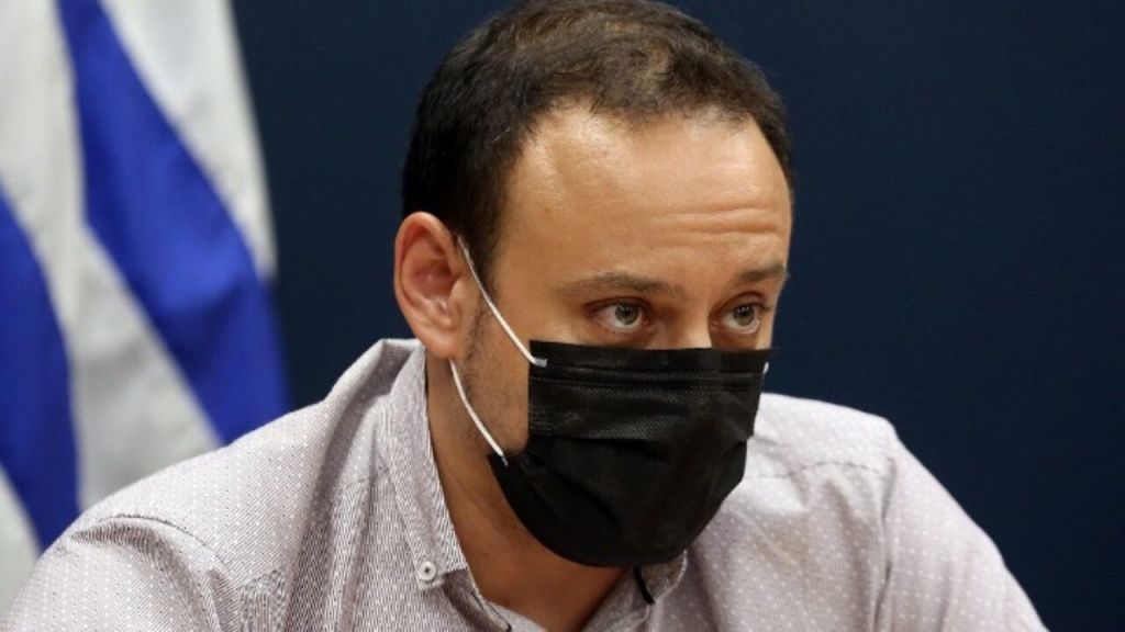 Ο Γκίκας Μαγιορκίνης αποκαλύπτεται για τον κοροναϊό, τις θεωρίες συνωμοσίας, τα σχολεία