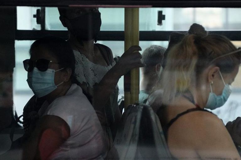 ΜΜΜ : Με μάσκες οι πολίτες, χωρίς οι οδηγοί