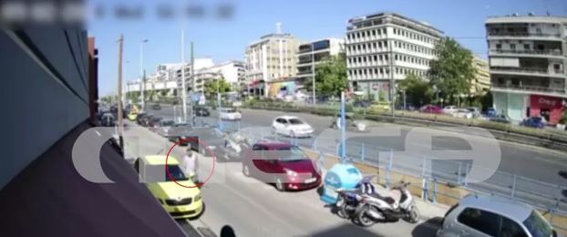 Αποκλειστικό βίντεο – ντοκουμέντο στο MEGA: Καρέ καρέ η κλοπή σε ταξί στη Λεωφ. Συγγρού