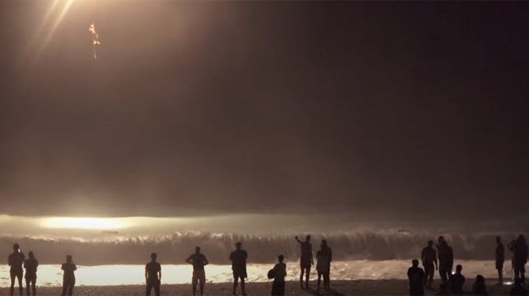 «Έξι ώρες παλεύαμε με τα κύματα» – Συγκλονίζει ο ναυαγοσώστης που έσωσε τον κολυμβητή στον Μύρτο