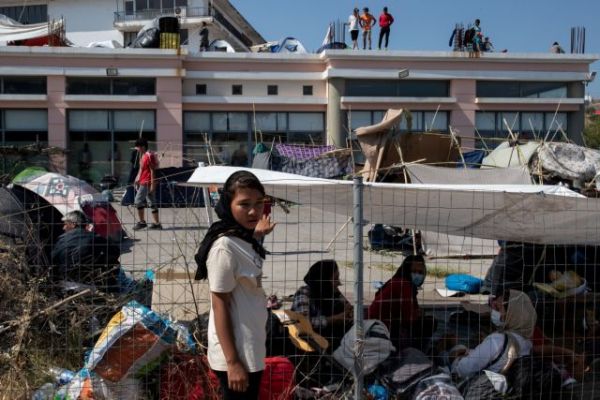 Πιέζεται η Μέρκελ να δεχτεί και άλλους πρόσφυγες από τη Μόρια