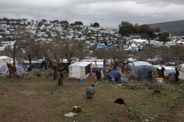 Μόρια : Ξέχασαν τους πρόσφυγες και το κέντρο υγείας, αλλά θυμήθηκαν τις κλειστές δομές