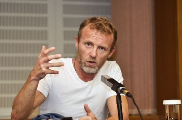 Τζο Νέσμπο: Αν διάλεγα άλλη καριέρα θα γινόμουν ποδοσφαιριστής