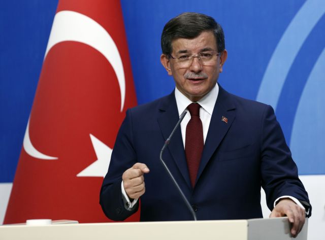 Νέα πυρά Νταβούτογλου σε Ερντογάν: H Toυρκία καταστρέφεται στα χέρια ανίκανων και άσχετων