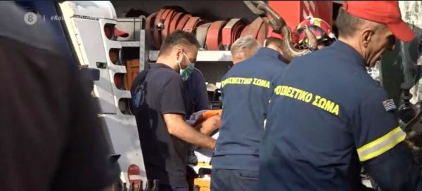Τροχαίο στην Ακτή Μιαούλη: Μετά από δύο ώρες απεγκλωβίστηκε ο οδηγός πούλμαν