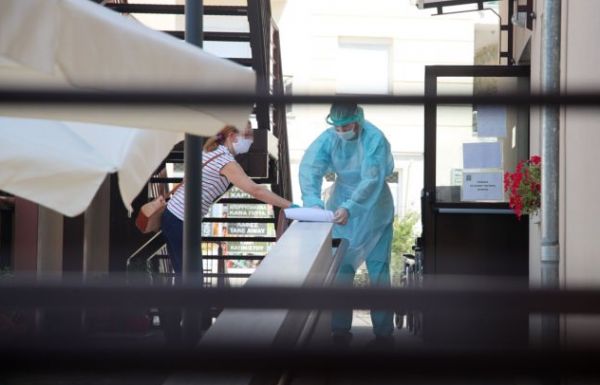 Κοροναϊός : Στη δίνη του κυκλώνα η Αττική – Ανησυχία για τους οίκους ευγηρίας και τις κλειστές δομές