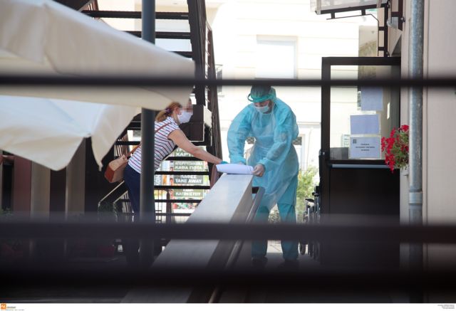 Κοροναϊός : Στην κόψη του ξυραφιού για δεύτερο κύμα πανδημίας – Υγειονομικές «βόμβες» οι οίκοι ευγηρίας