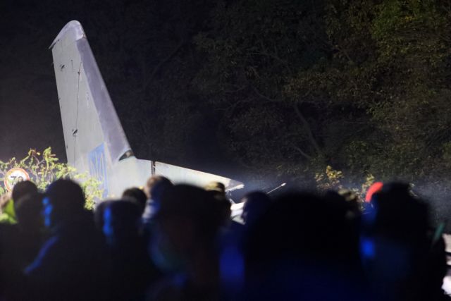 Συγκλονισμένη η Ουκρανία από την αεροπορική τραγωδία – Ο Ζελένσκι επισκέφτηκε τον μοναδικό επιζώντα