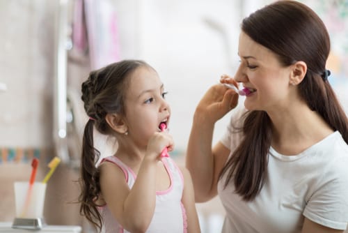 Πώς θα μάθει να βουρτσίζει τα δόντια του το παιδί;