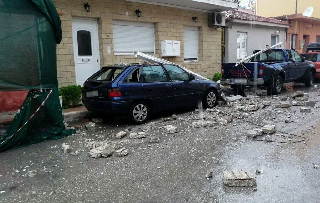 Πάτρα – Ιανός: Αγώνας δρόμου για την αποκατάσταση των ζημιών