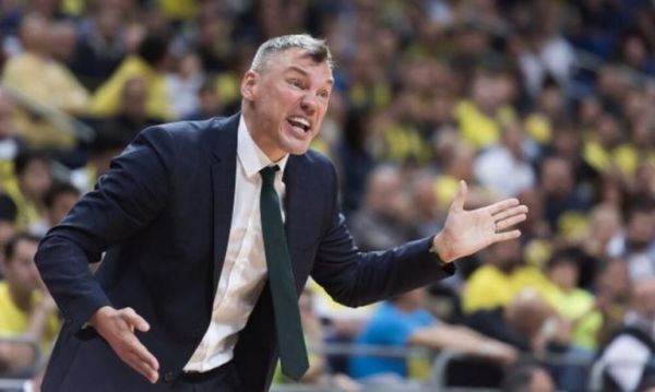 Ξέσπασμα Γιασικεβίτσιους: «Παίζετε ομαδικά ή κάθεστε στον πάγκο»