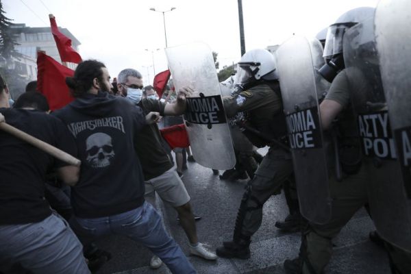 Πορείες σε Αθήνα και Θεσσαλονίκη για την επίσκεψη Πομπέο – Ένταση και χημικά στη Β. Σοφίας