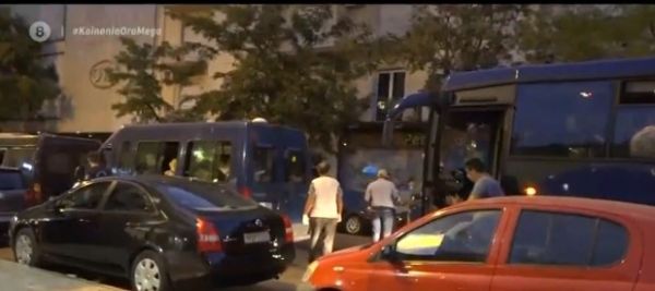 Επιχείρηση εκκένωσης της πλ. Βικτωρίας από πρόσφυγες