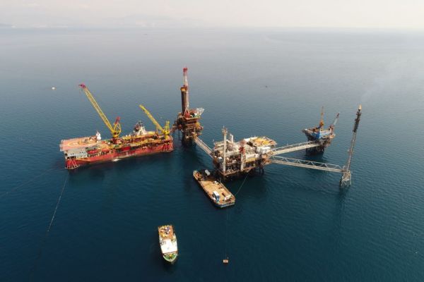 Aνάλυση : Μπίζνες ή πολιτική με τους υδρογονάνθρακες στην Αν. Μεσόγειο;