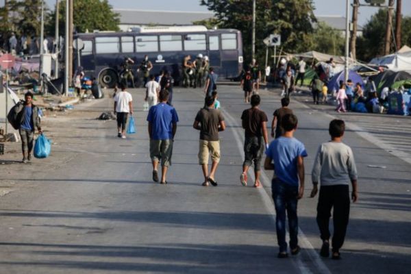 Τον ξυλοδαρμό ανήλικων προσφύγων από αστυνομικούς στη Σάμο καταγγέλλει ο Σπίρτζης