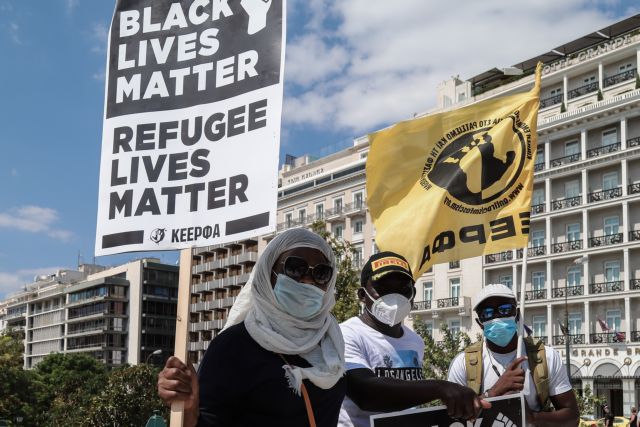 Σάλος με την αντιεπιστημονική δήλωση καθηγητή: «Φταίνε οι μετανάστες για την εξάπλωση του κοροναϊού»