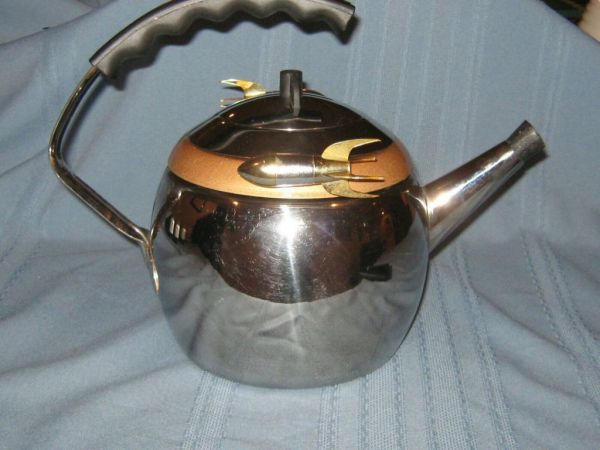 Επικό throwback : Σοβιετικός βραστήρας με μοναδικό design