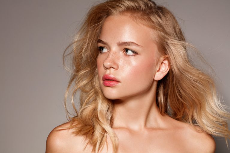 Πώς θα περιποιηθούμε σωστά τη λιπαρή επιδερμίδα;