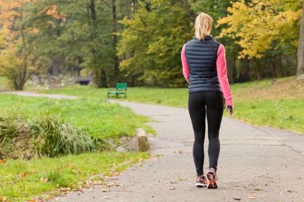 Πώς το περπάτημα μπορεί να ενισχύσει την απώλεια βάρους