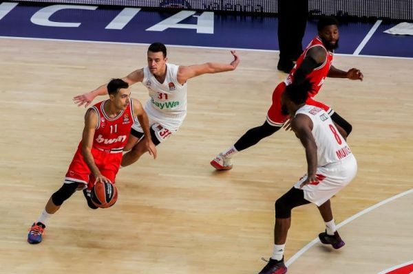 «Μαέστρος» του Ολυμπιακού ο Σλούκας