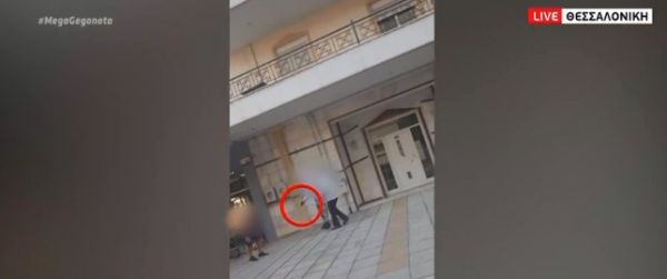 Συγκλονιστικό βίντεο – ντοκουμέντο: Καρέ καρέ η επίθεση ενόπλου σε 39χρονο στη Θεσσαλονίκη