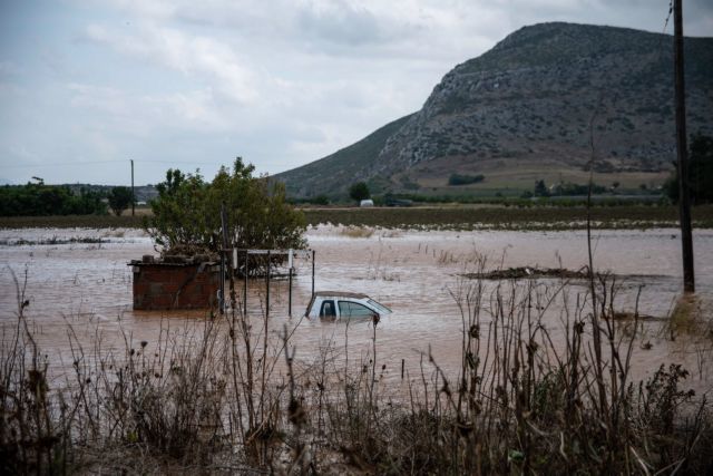 Ιανός: «Διέλυσε» την Θεσσαλία στο πέρασμά του ο κυκλώνας – Ώρες αγωνίας για τους αγνοούμενους