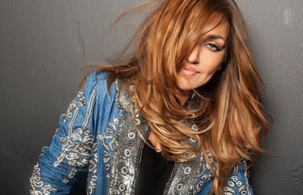 Καίτη Γαρμπή: Ποζάρει δίχως ίχνος μακιγιάζ και ενθουσιάζει