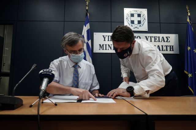 Ποιος καθηγητής ιατρικής θα αντικαταστήσει τον Τσιόδρα στην ενημέρωση για τον κοροναϊό