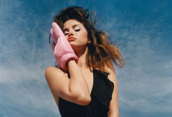 Σελίνα Γκόμεζ: Δείχνει την ουλή στο σώμα της από τη μεταμόσχευση νεφρού