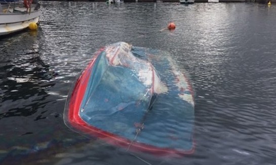 Λέσβος: Αίσιο τέλος για τους 3 επιβάτες του αλιευτικού που ανετράπη